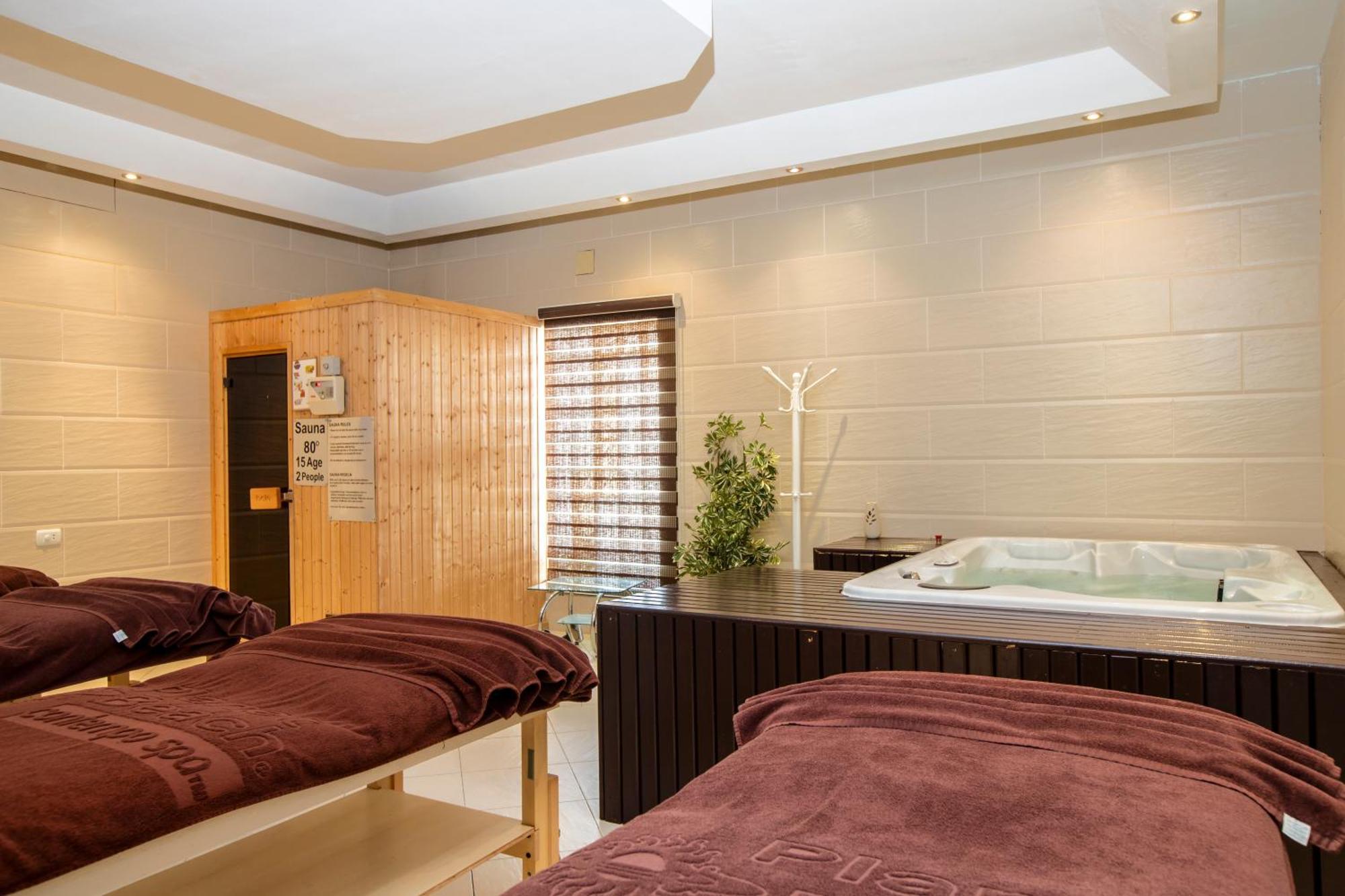 Desert Rose Resort Hurghada Exterior photo A typical treatment room